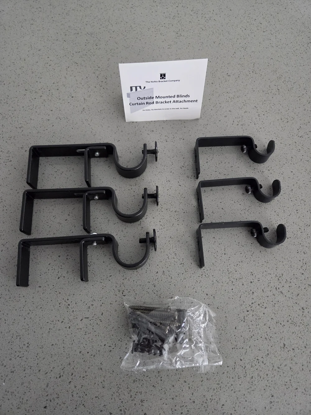 NO NO Bracket Mounted Curtain Rod Set in Black
